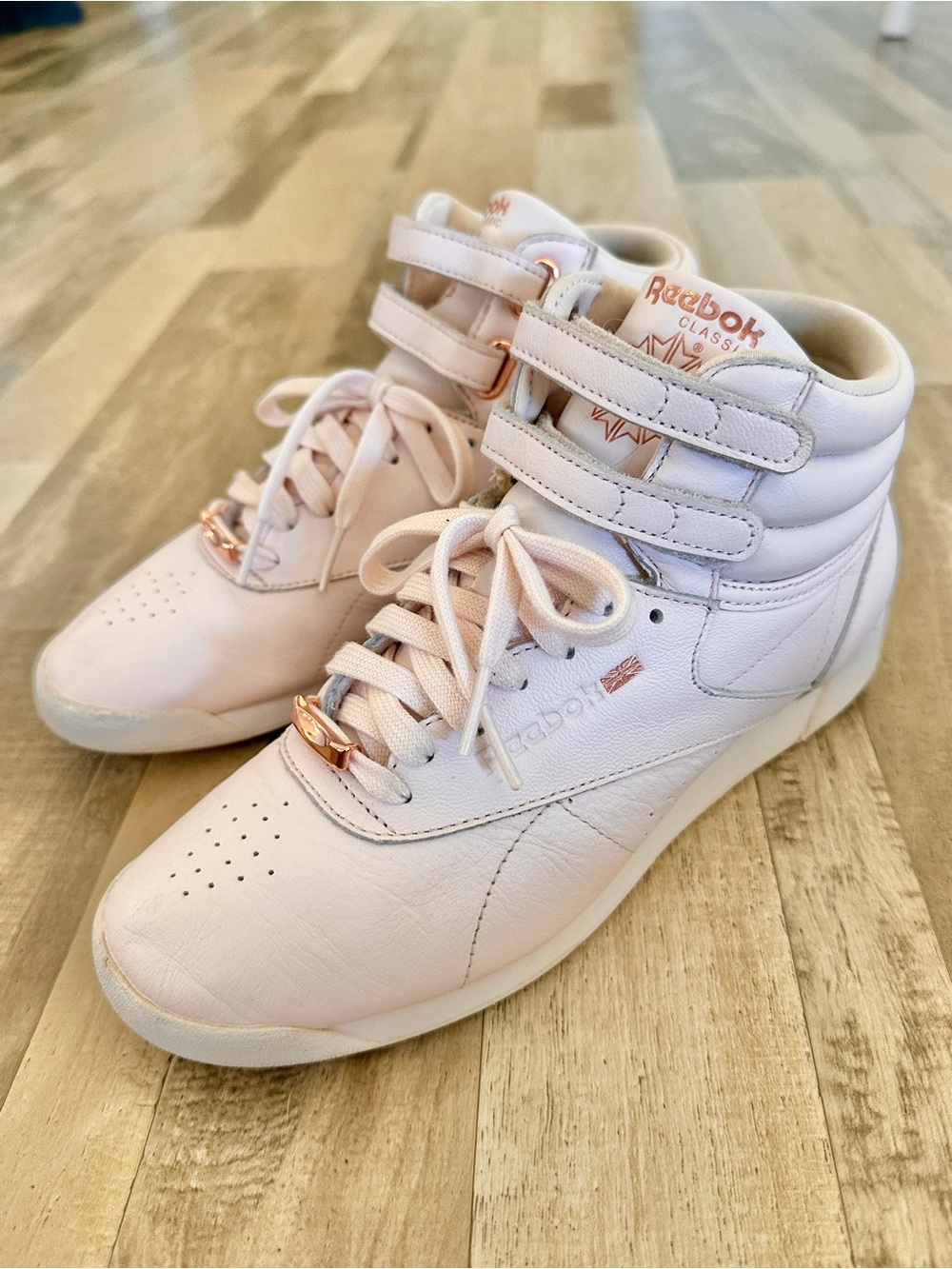 Reebok Freestyle Hi Muted Pale Pink High-Top Sneakers Women's 7